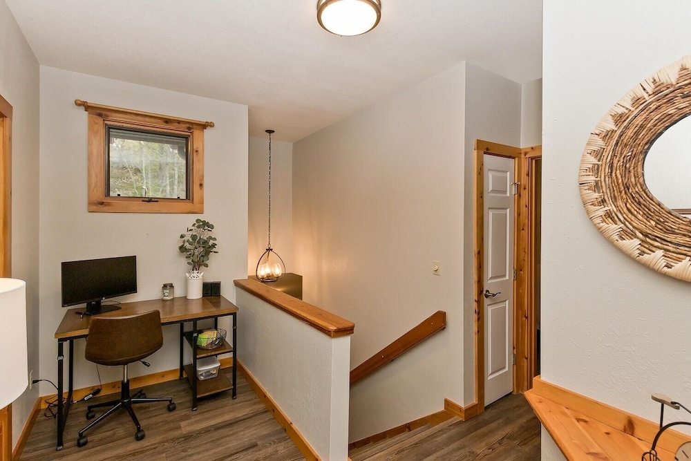 Condo, 2 Bedrooms photo 3