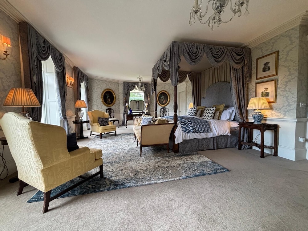 Luxury Suite, Ensuite, Lake View (Two Full Bath) photo 1
