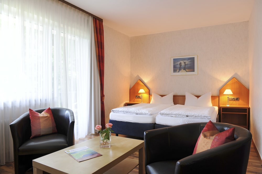 Double or Twin Room photo 2