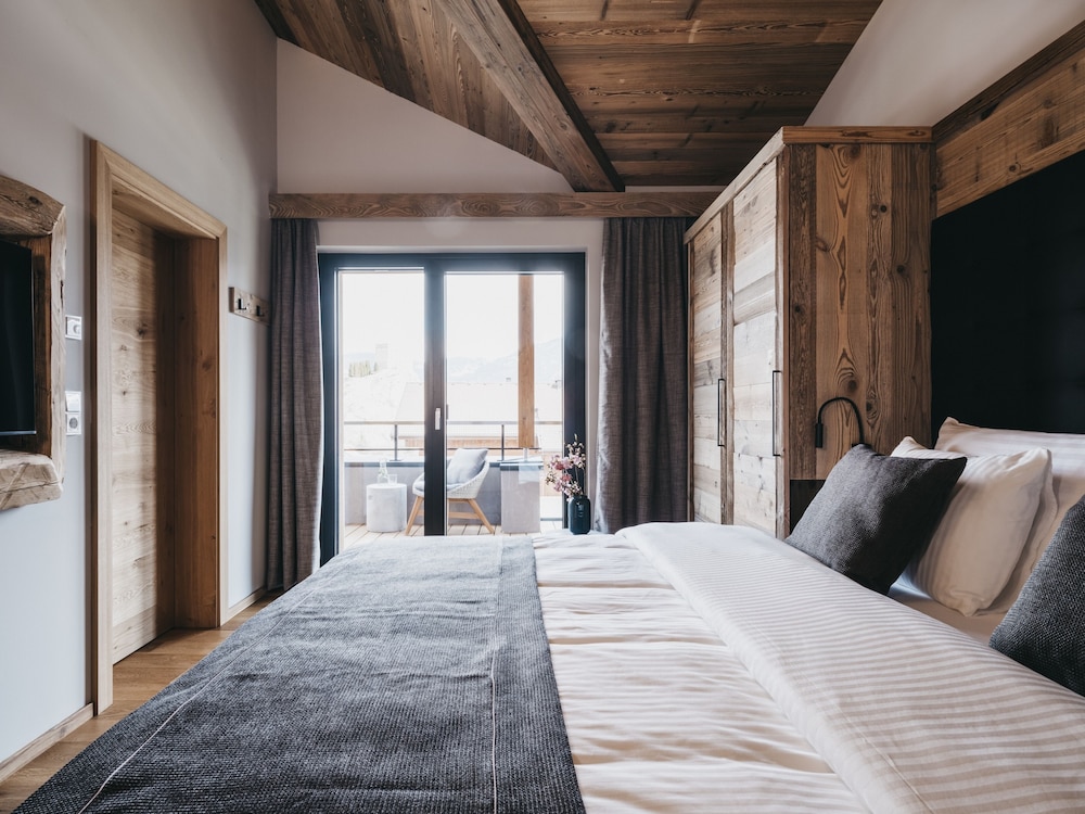 Panoramic Suite, Balcony, Mountain View