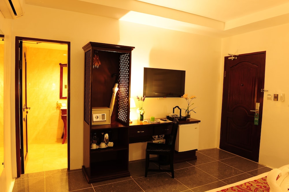 Deluxe King Room photo 3