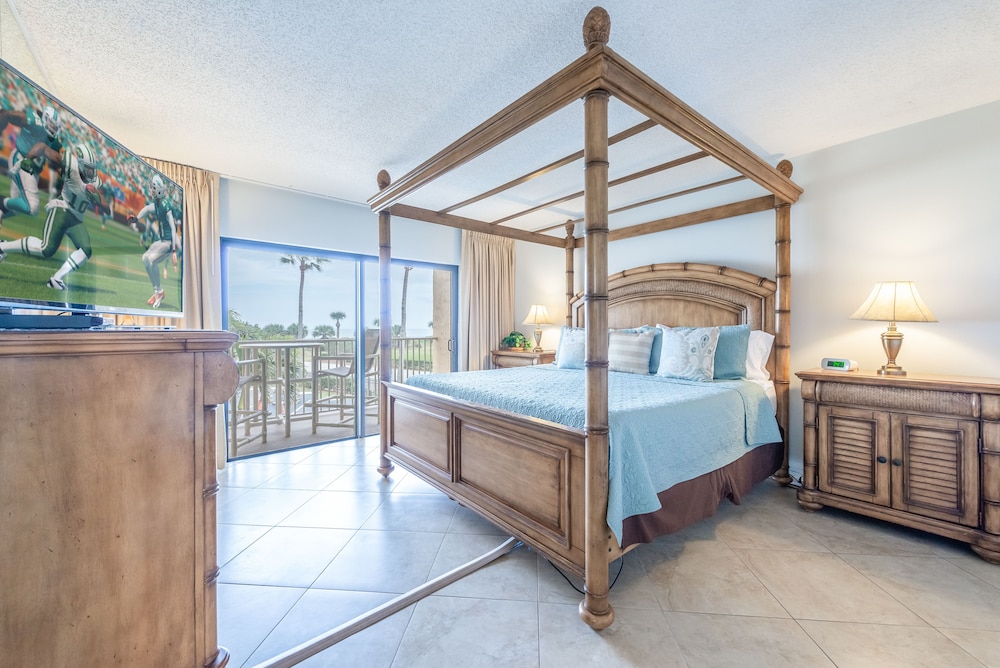 Condo, 3 Bedrooms, Oceanfront photo 1