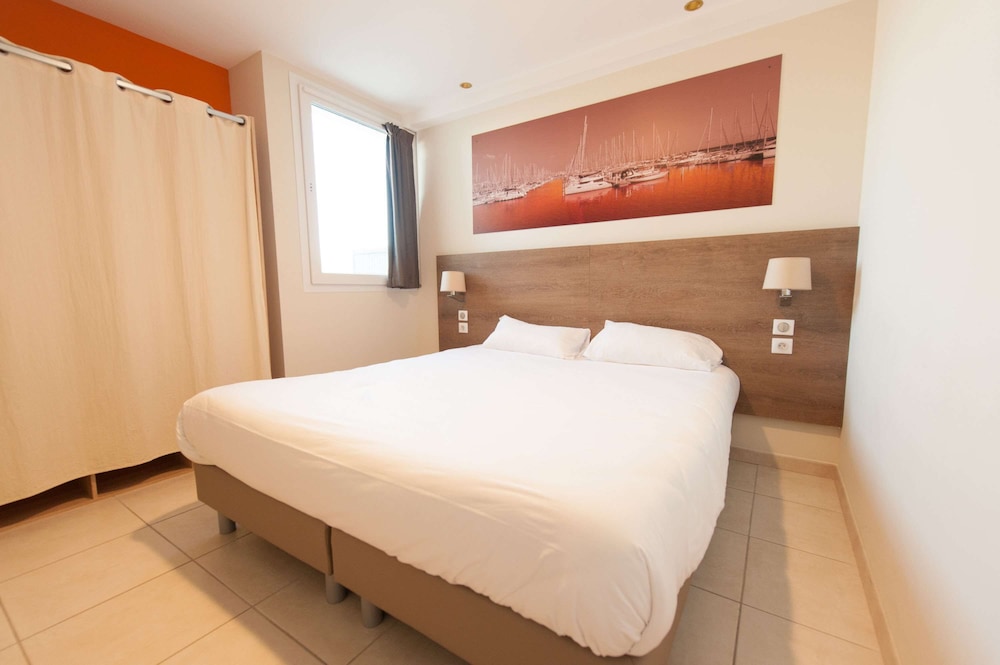 Standard Apartment, 1 King Bed, Non Smoking, Kitchen photo 2