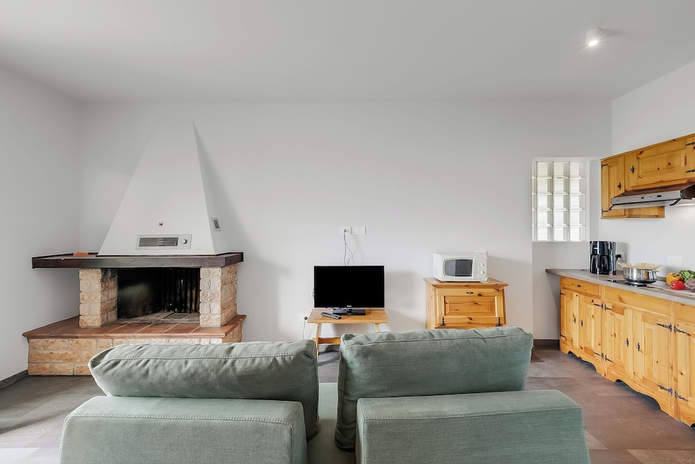 Family Apartment, Multiple Bedrooms, Mountainside (Bellevue Modern Apartment 6)