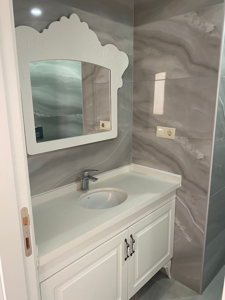 Superior Studio Suite, 1 Bedroom, Balcony, Sea View photo 2
