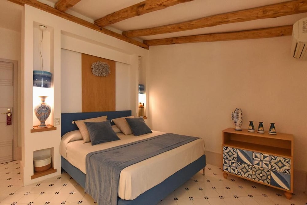 Panoramic Double or Twin Room, Balcony, Sea View photo 2