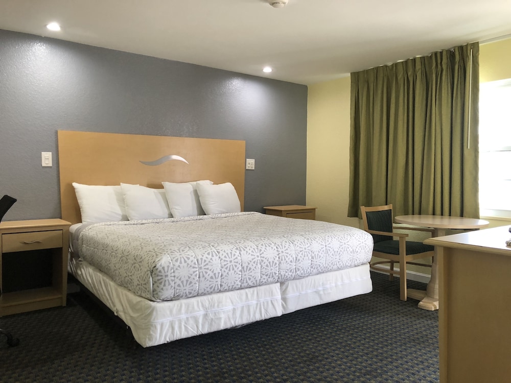 Deluxe Single Room, 1 King Bed, Non Smoking