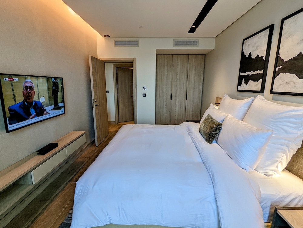 Deluxe Room, 1 Bedroom - Photo 7