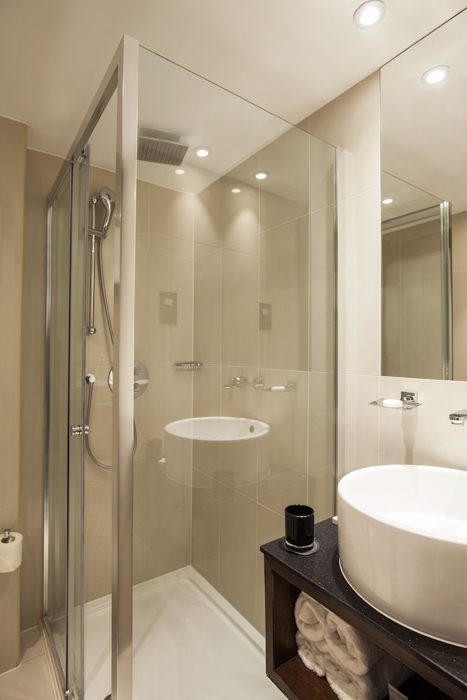 Triple Room, 1 Double Bed photo 2