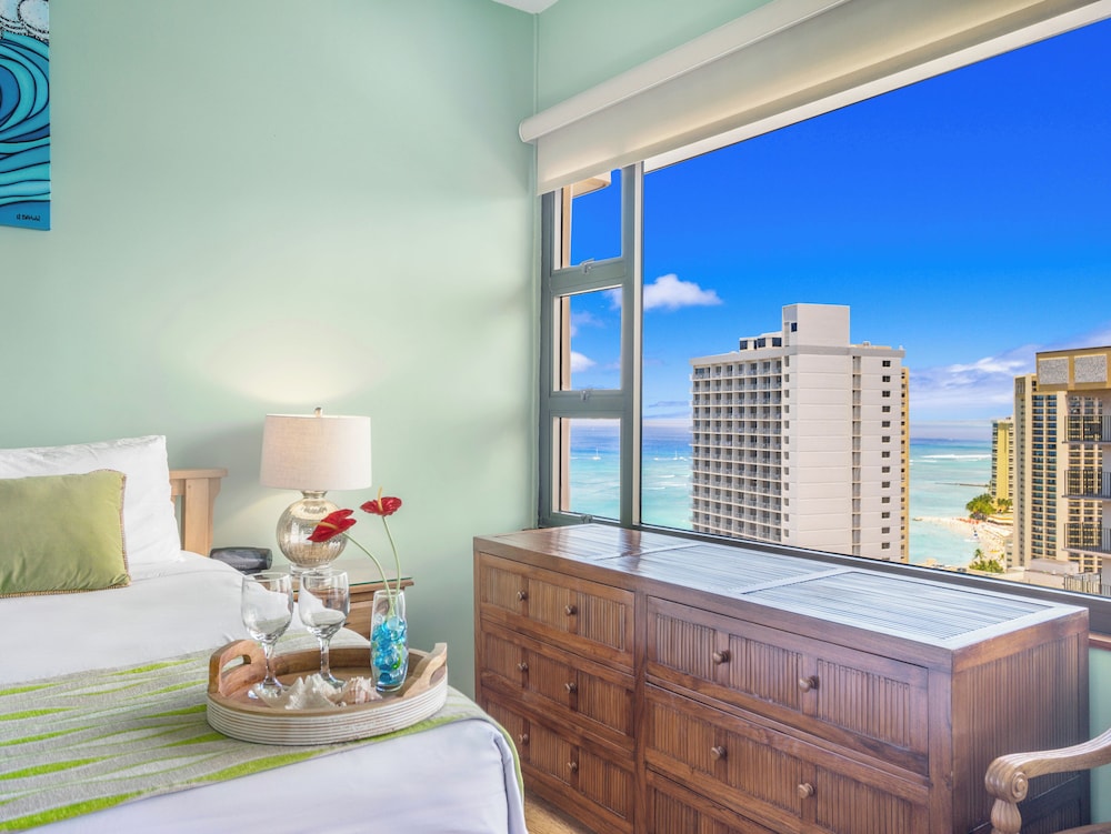 Premium Remodeled Condo with Ocean View and Parking: Premium Condo, 1 Bedroom, Air conditioning, Ocean View (0114) photo