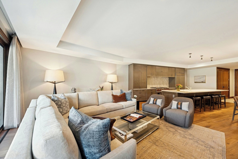 Executive Suite, 1 Bedroom - Photo 3