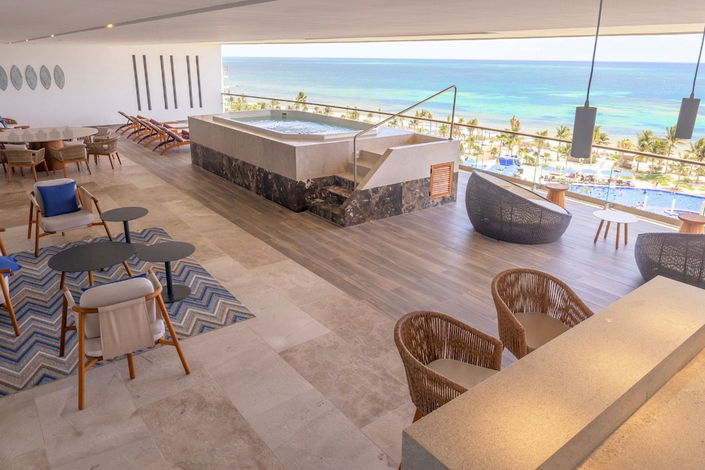 Luxury Chairman Two Bedroom Suite Ocean Front Diamond Club - Photo 3