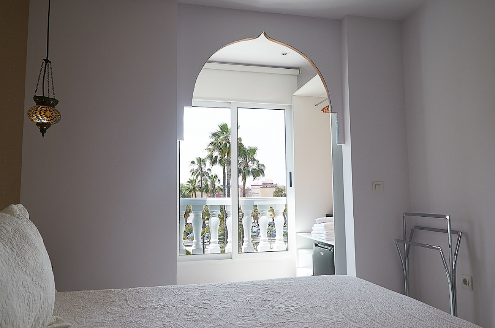 Superior Room, City View - Photo 2
