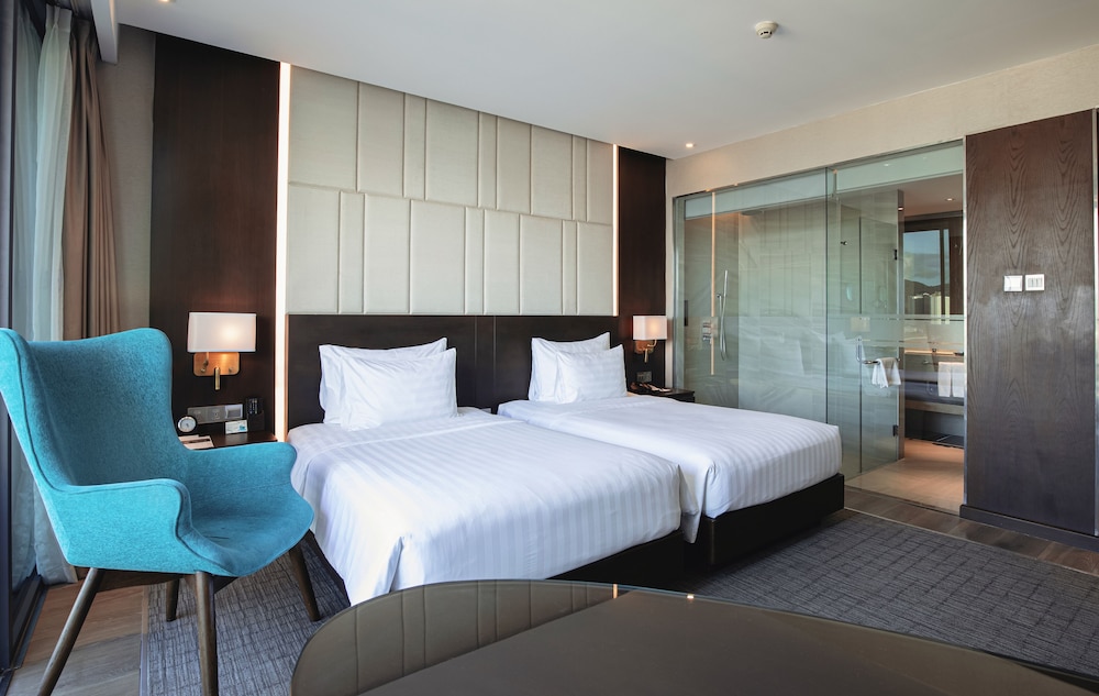 Premier Double or Twin Room, River View & Balcony photo 3