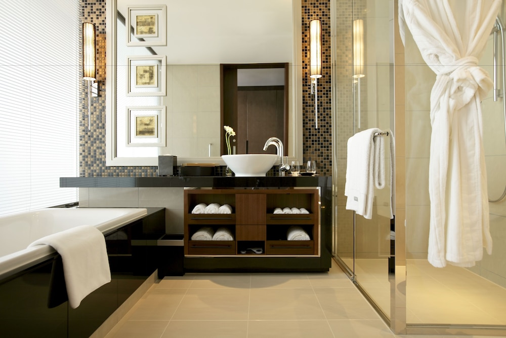 Deluxe Room, 1 Double Bed - Photo 5