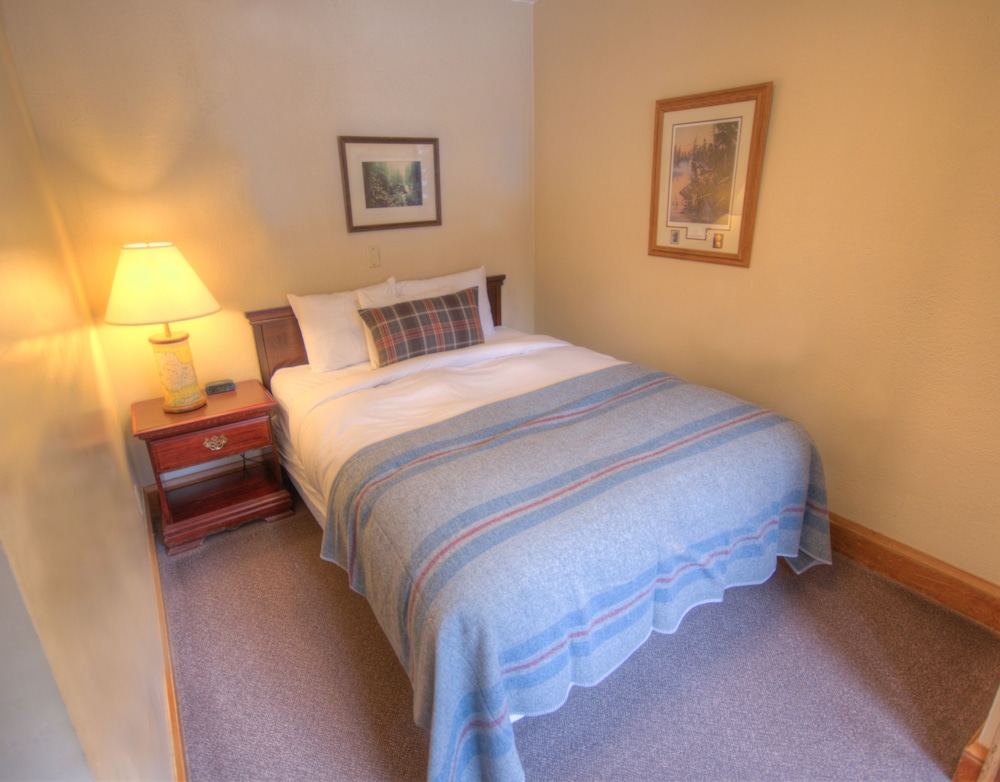 Room, Private Bathroom (Room 201) photo 2