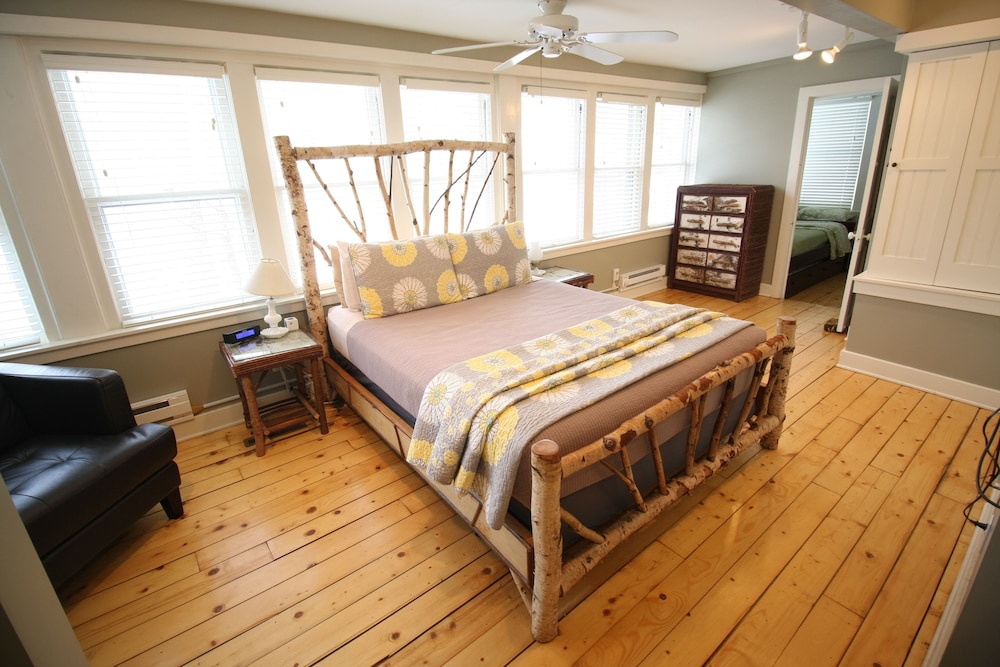 Deluxe Suite, 2 Bedrooms, Accessible Marble Shower (White Birch Suite) - No Pets Allowed