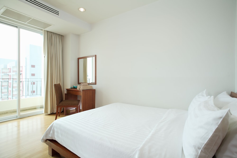 Apartment, 2 Bedrooms, Non Smoking photo 2