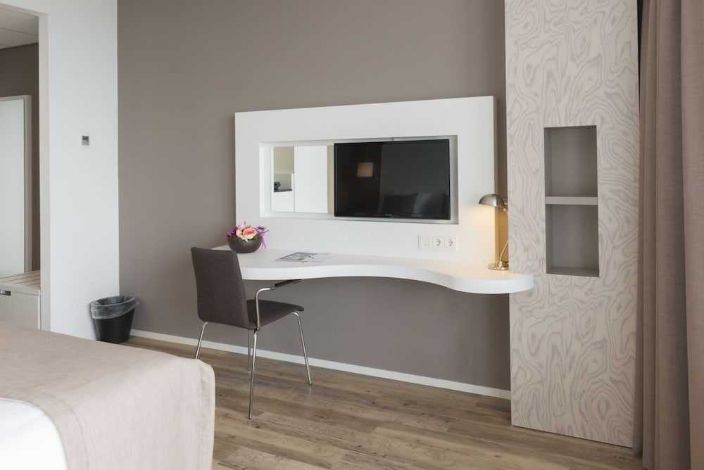 Luxury Room, River View (with Shower) - Photo 3