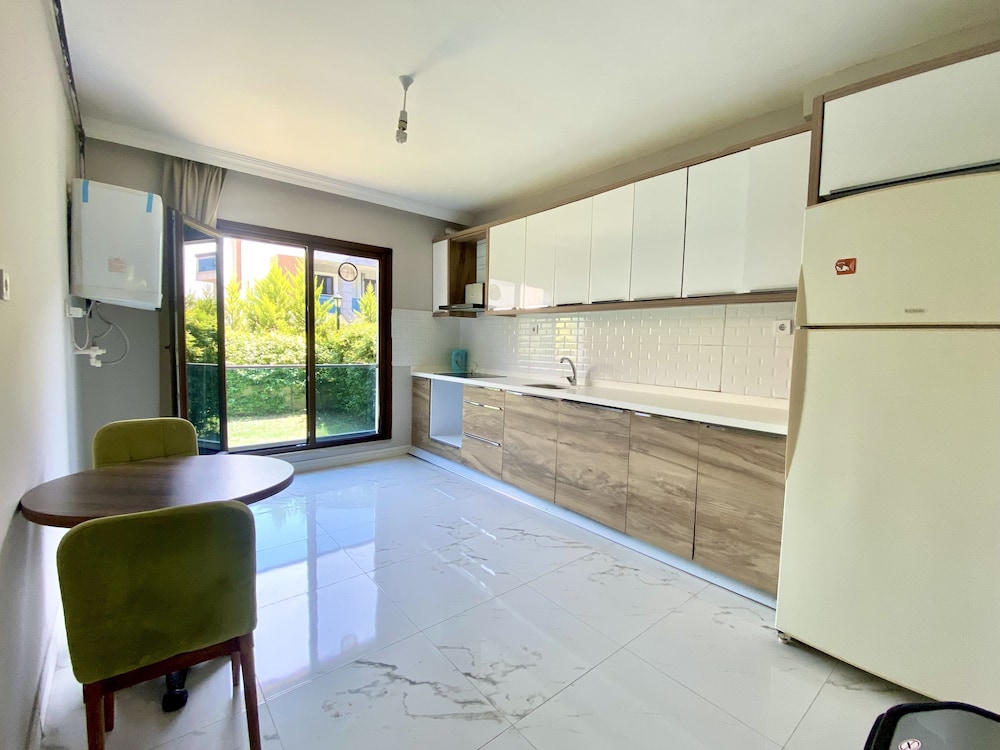 Standard House photo 3