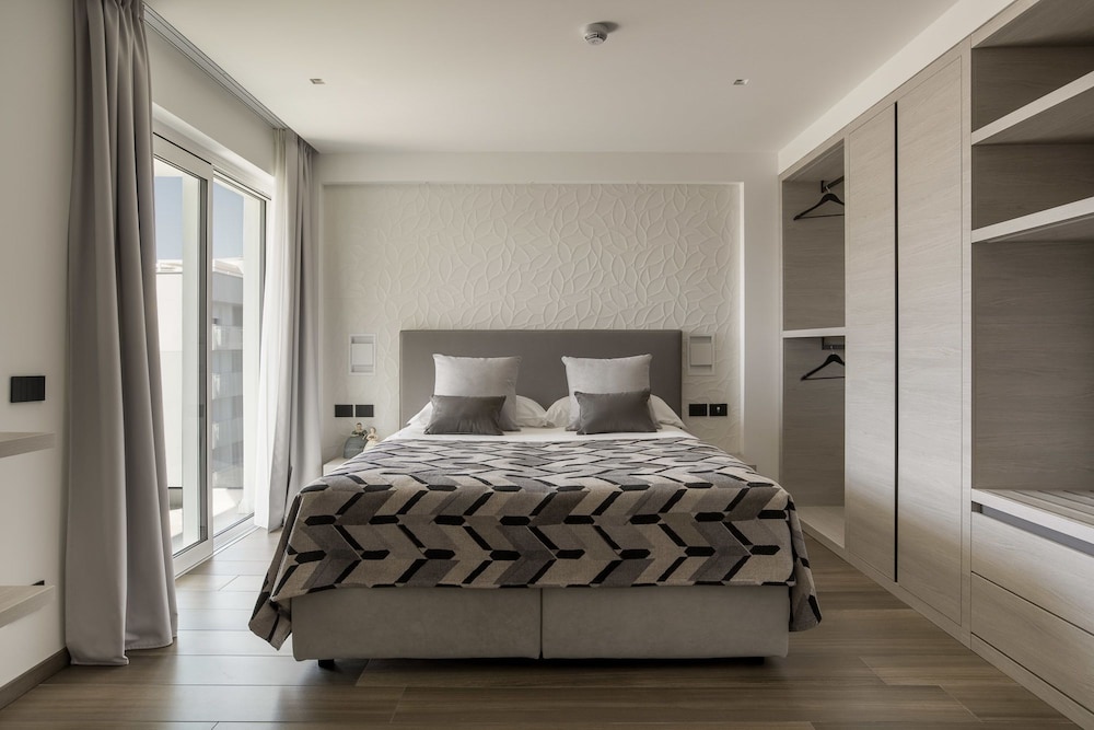 Deluxe Apartment, Annex Building (Large) photo 1