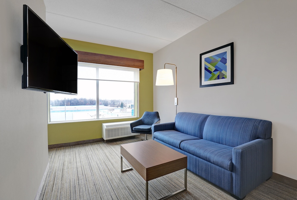 Suite, 1 King Bed (Additional Living Area) - Photo 3