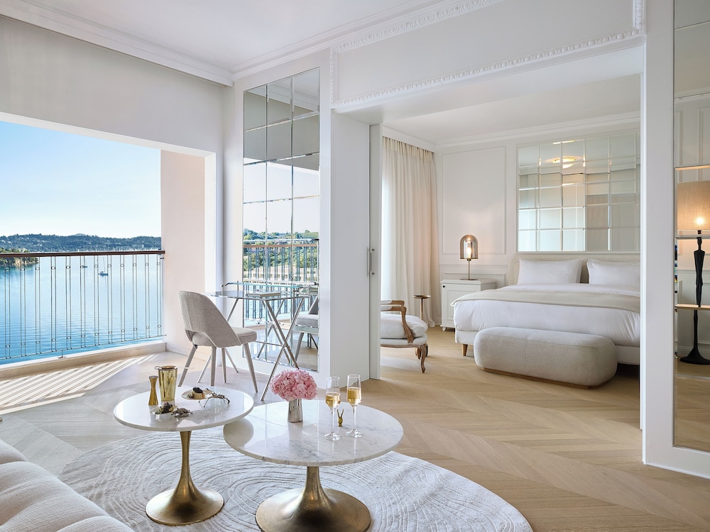 Deluxe Suite Sea View - Photo 3