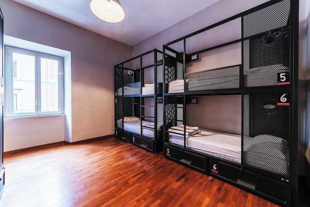 Bed in Superior 6-Bed Mixed Shared Dormitory