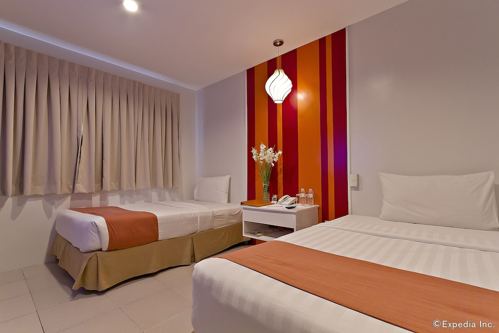 Standard Room, 2 Double Beds (Red Room) - Photo 8