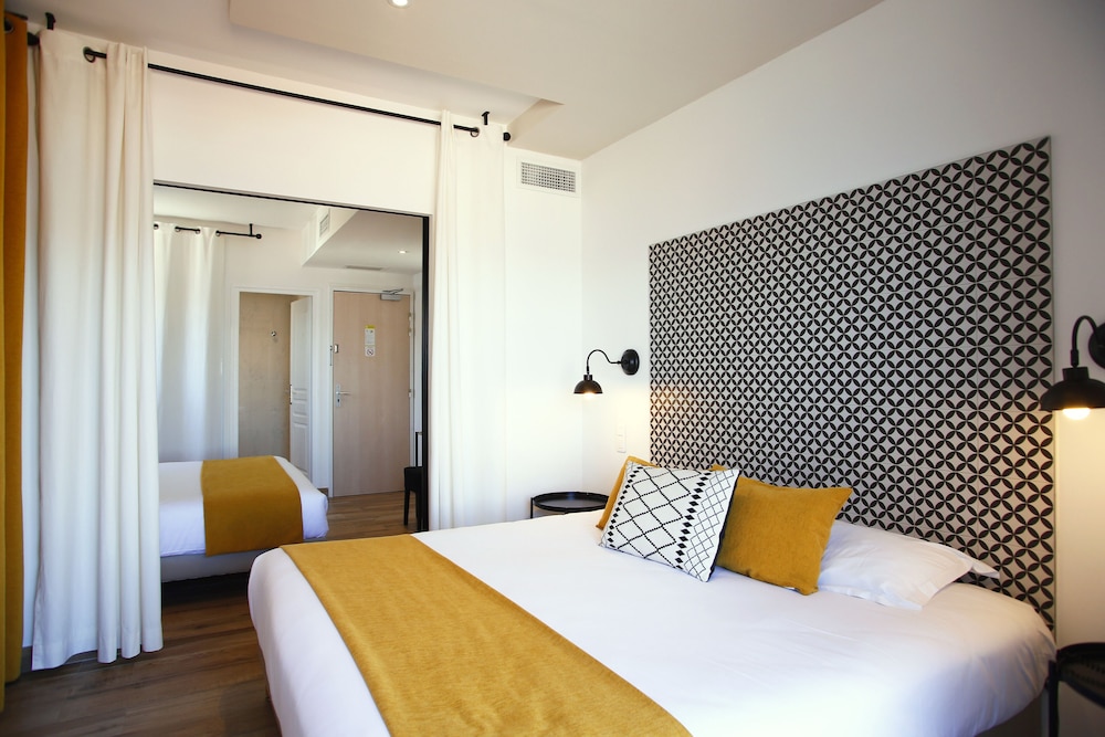 Panoramic Quadruple Room, Balcony, Sea View (Privilège / Balcony) - Photo 4