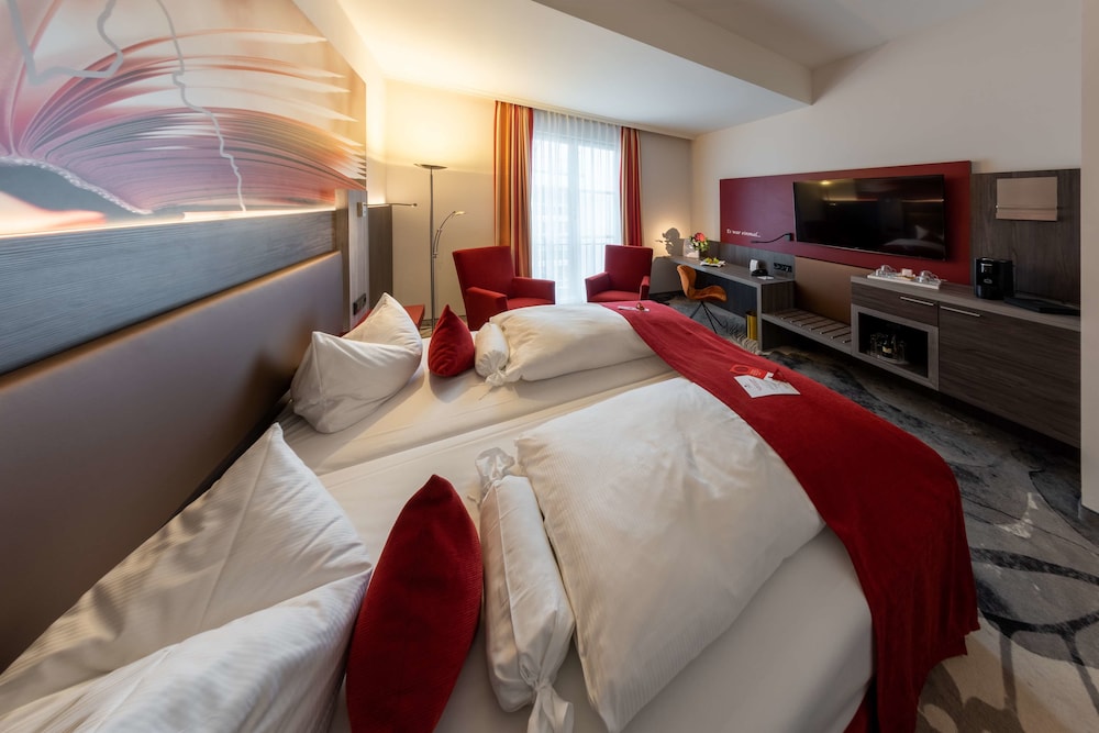 Standard Room, 1 Double Bed, Courtyard Area photo 2