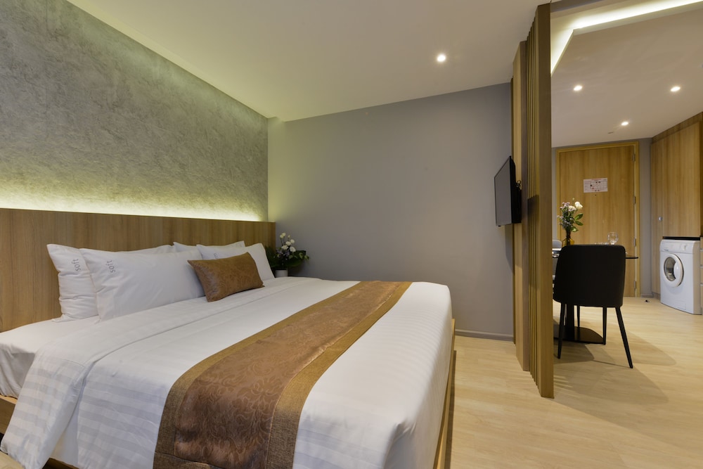 One Bedroom photo 1