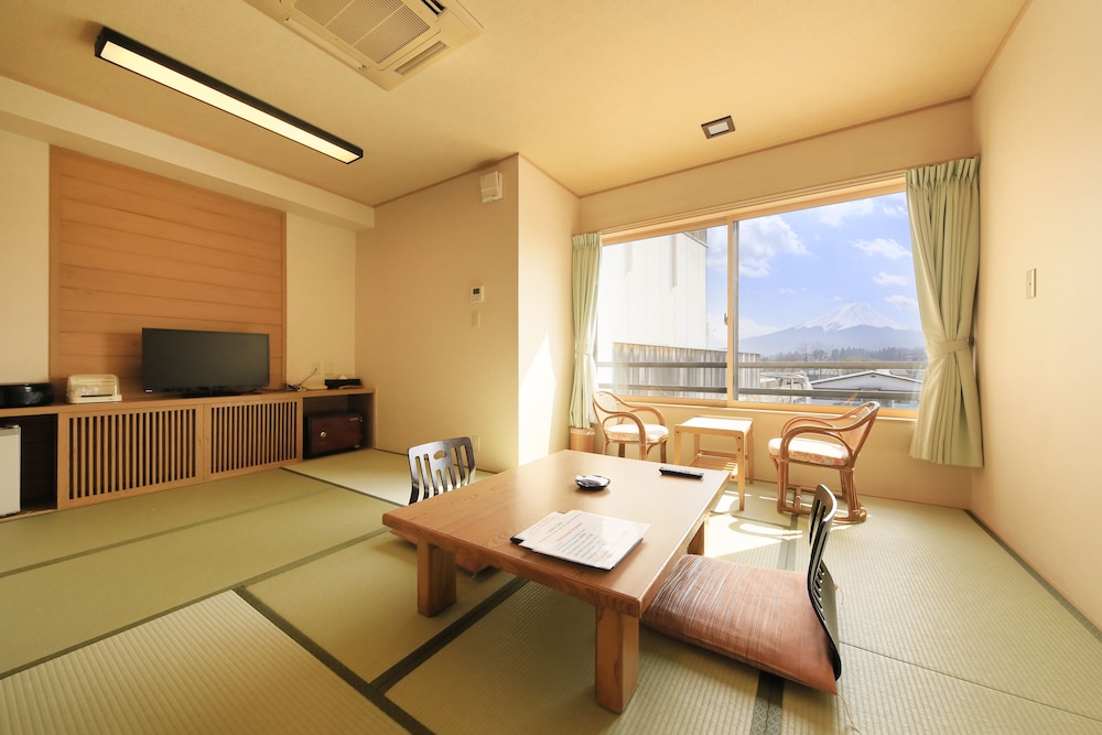 Japanese Western Twin Room, (Mt.Fuji View) photo 3