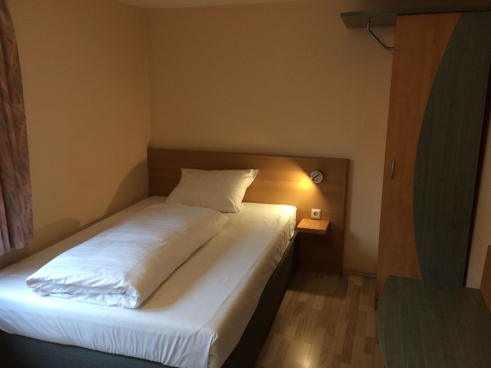 Standard Single Room, 1 Twin Bed photo 2