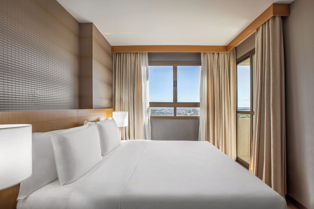 Premium Room (Queen 4AD)