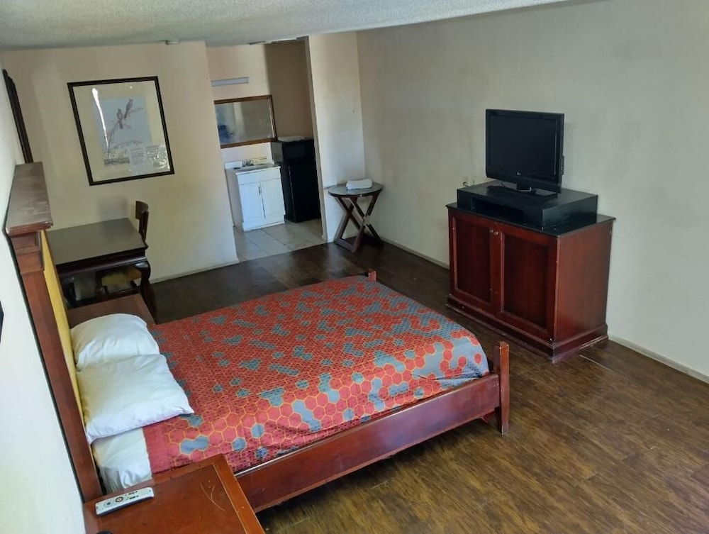 Basic Single Room, 1 Bedroom, Smoking, Refrigerator & Microwave