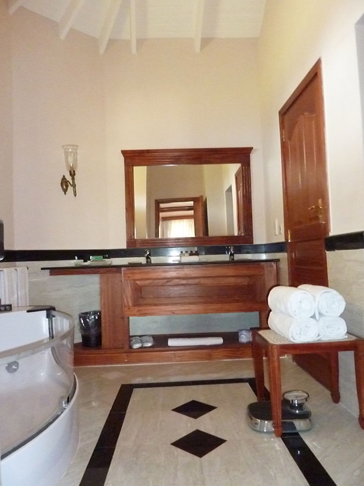 Suite - Photo 8