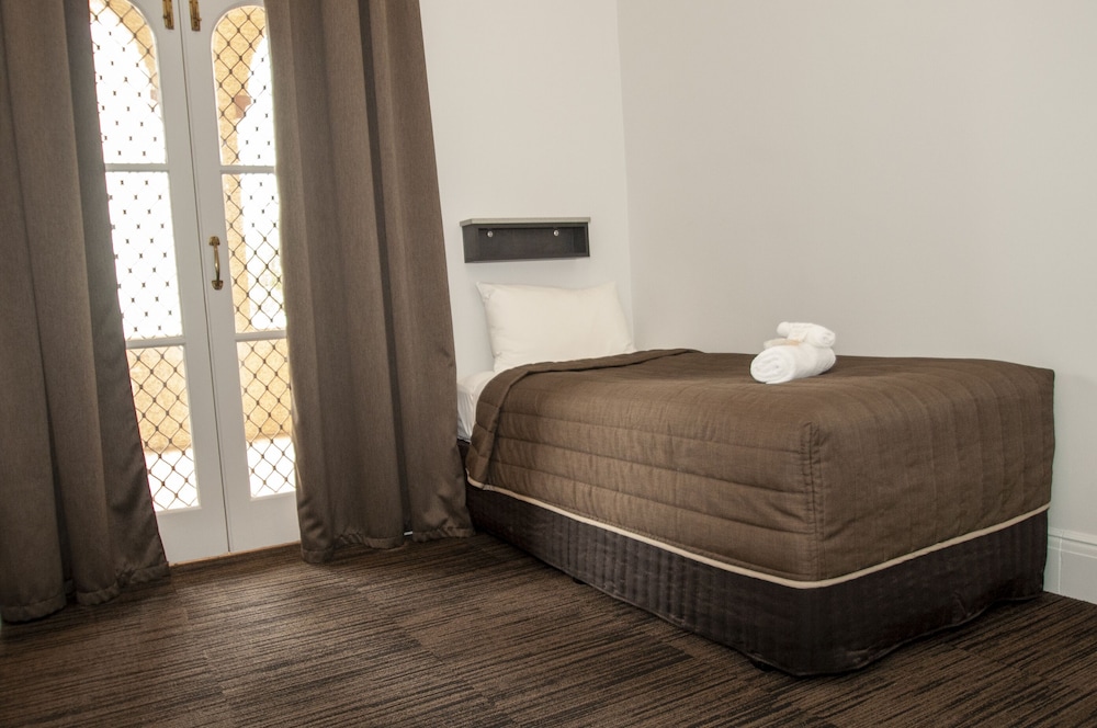 Standard Room, Non Smoking, Balcony (Twin Room) photo 3