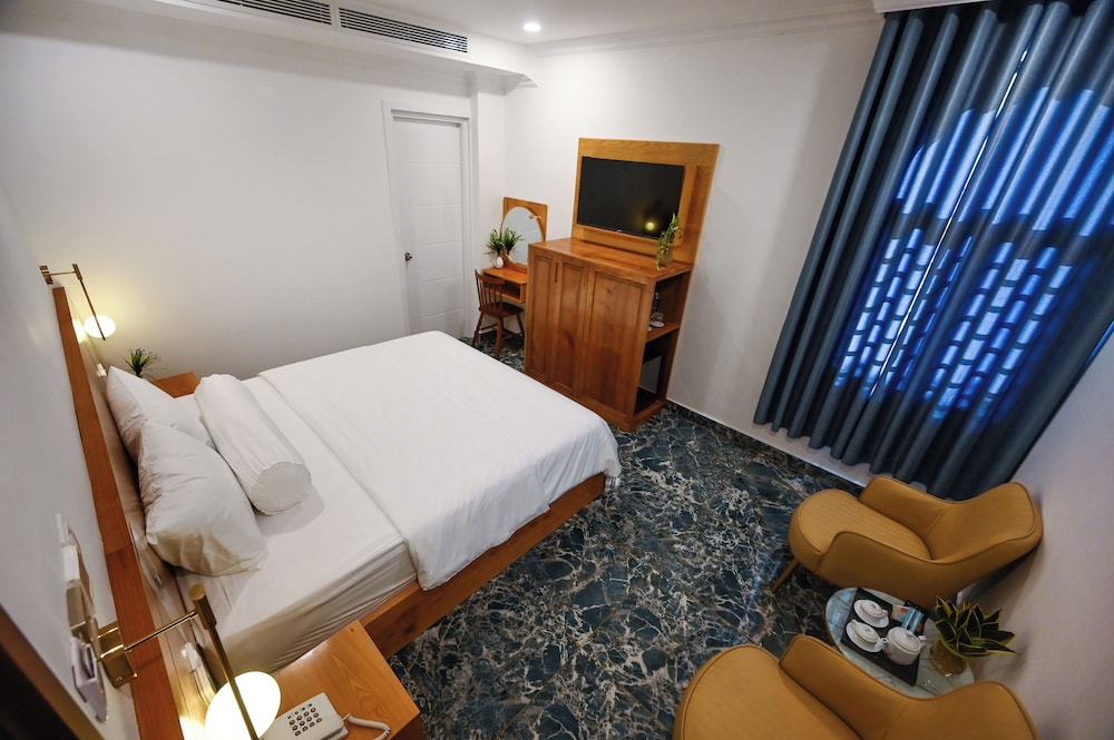 Junior Double Room, Balcony, City View