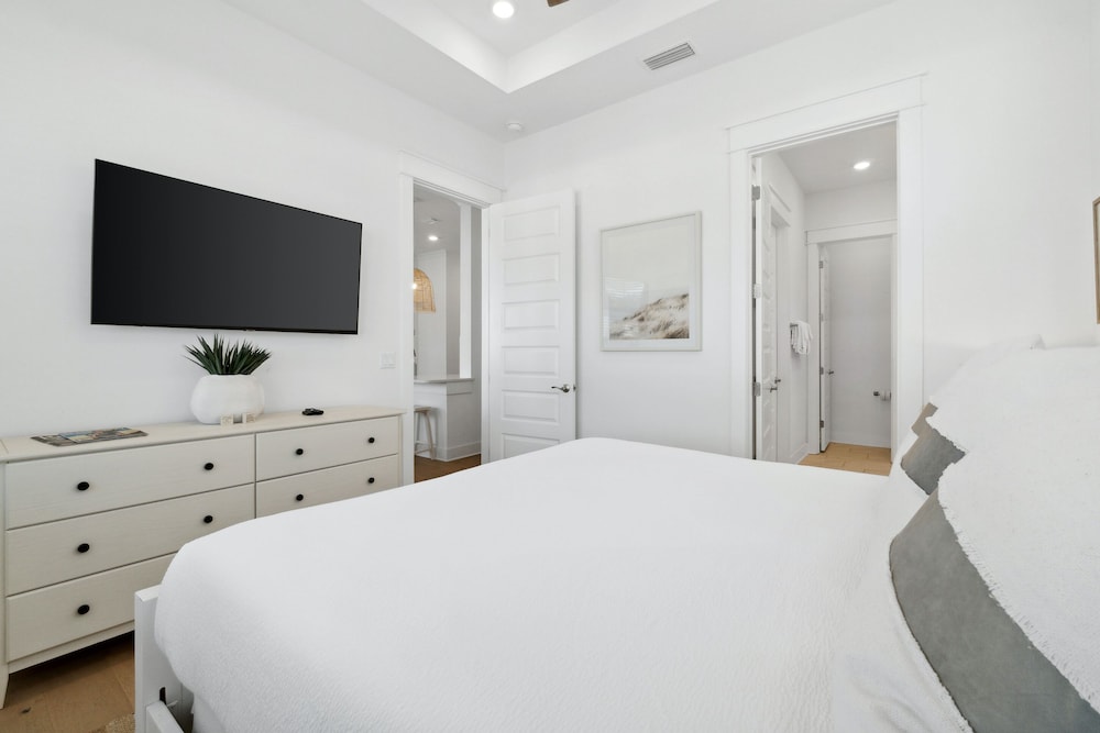 Townhome, 2 Bedrooms (Emerald Waves)