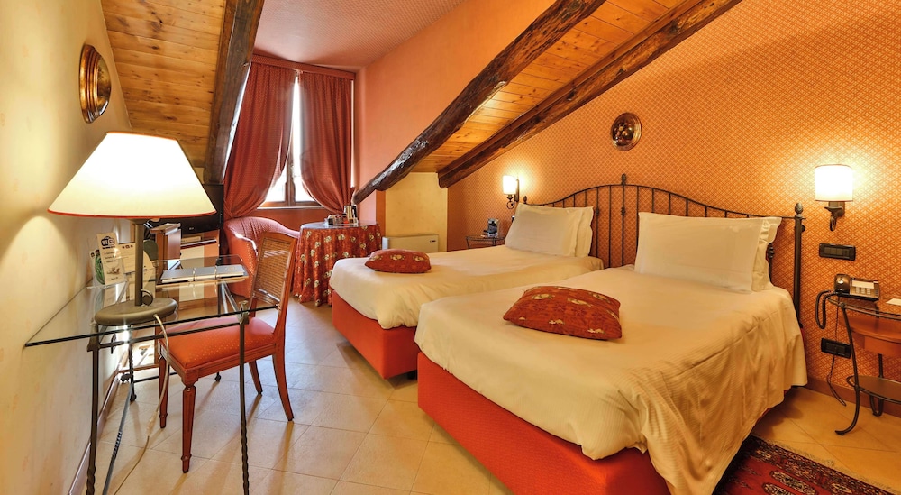 Classic Room, 2 Twin Beds - Photo 6