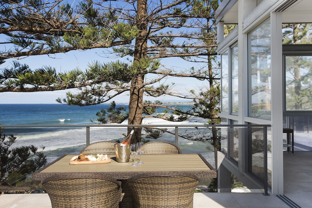 Premium Two Bedrooms South East Facing Penthouse