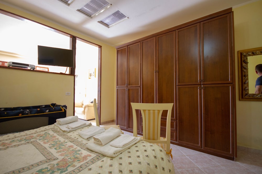 Single Room (3)