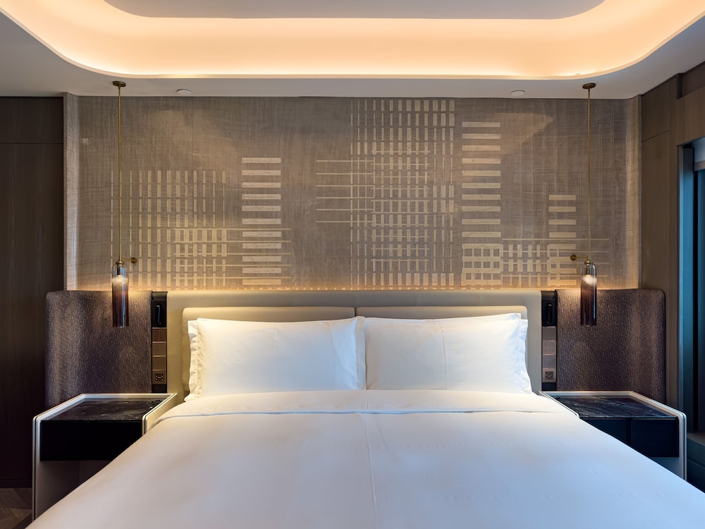 Classic Room, 1 King Bed, Accessible photo 2