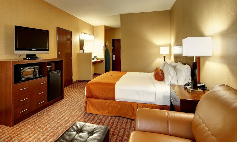 Standard Room, 1 King Bed photo 3