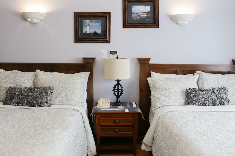 Superior Studio Suite, 2 Double Beds, Accessible, Valley View photo 2