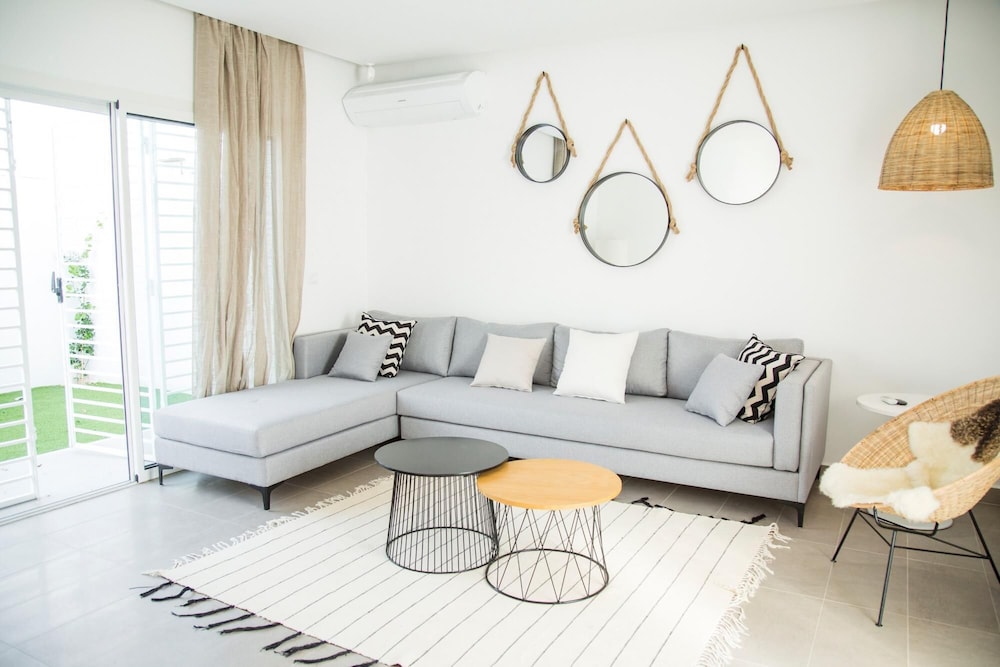 Apartment photo 2