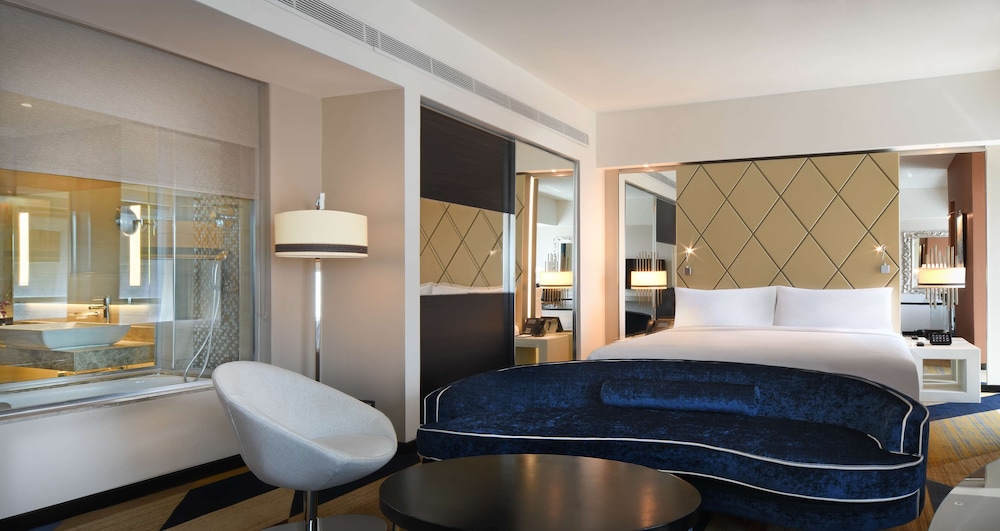 Junior Suite, 1 King Bed - Photo 7