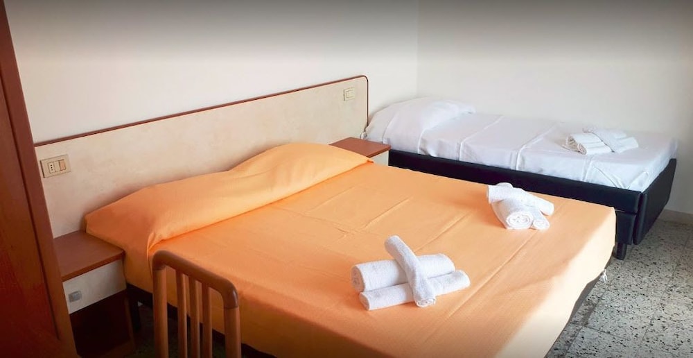 Triple Room, Shared Bathroom