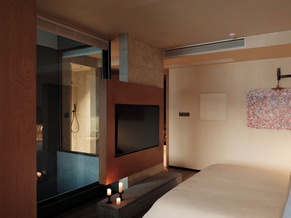 Signature Double Room, 1 King Bed, Sea View